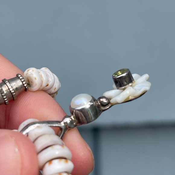 VINTAGE SHELL HEISHI Beads sterling silver flower Pendant NECKLACE vintage pearl - Picture 5 of 16